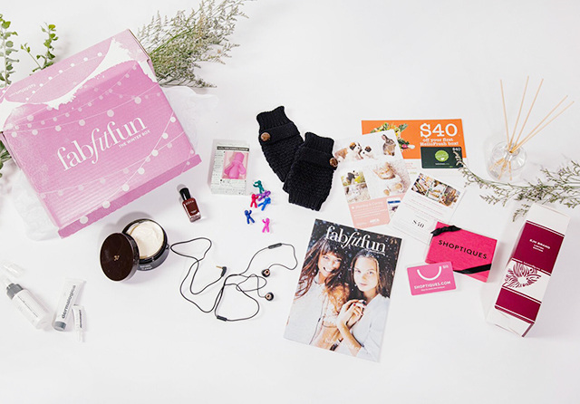 FabFitFun_December-2015 box