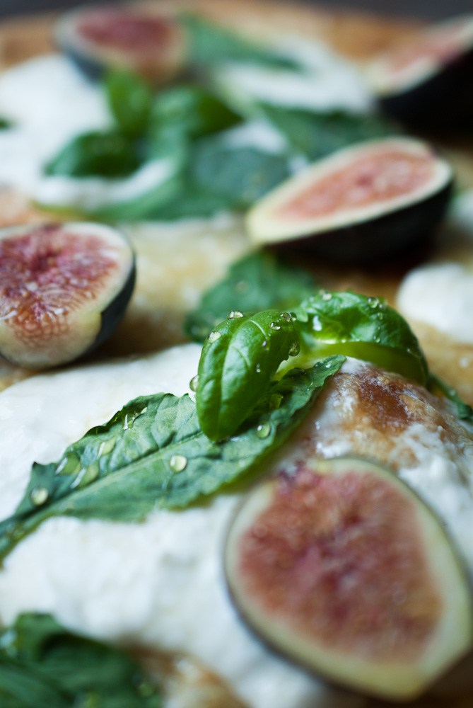 Fig-Buratta-Pizza-4