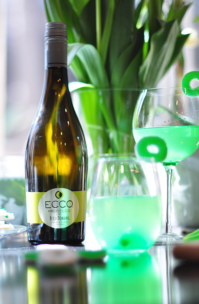 Green wine cocktail