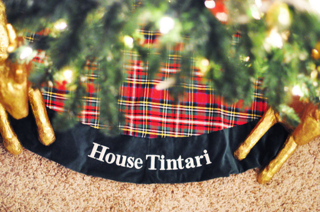 House Tintari tree skirt