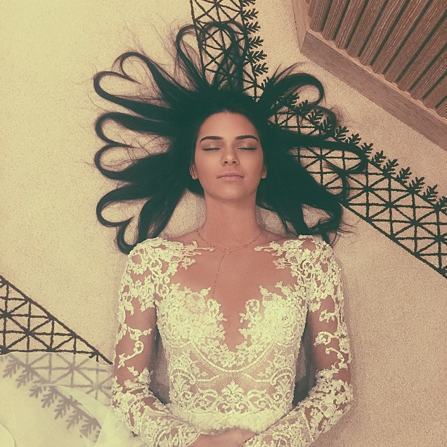 Kendall Jenner_Heart hair halo