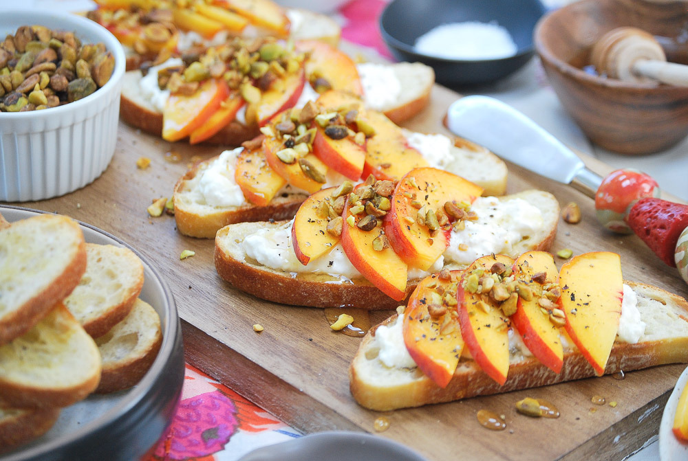 Peach-Burrata-Crostini-3