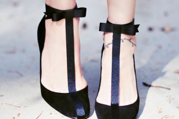 Pretty diy ankle bow t strap heels -how-to