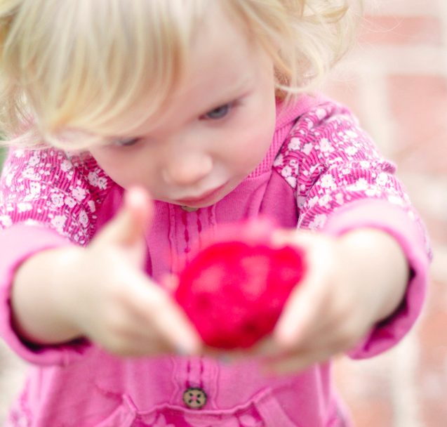 mother's day / little girl with flowers