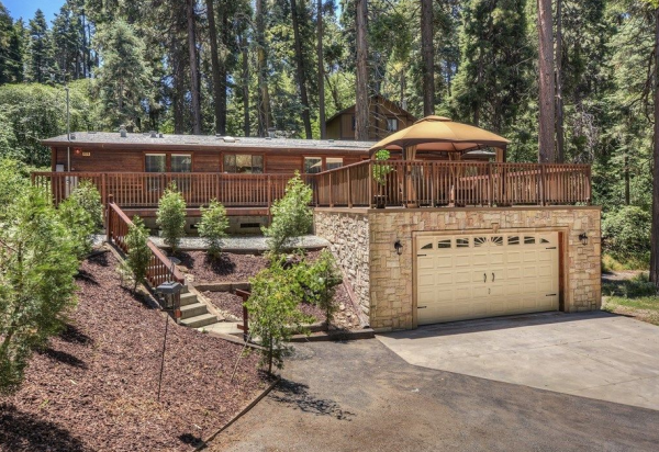 houses in lake arrowhead, california - what to look for when buying and considering living in the mountains full time