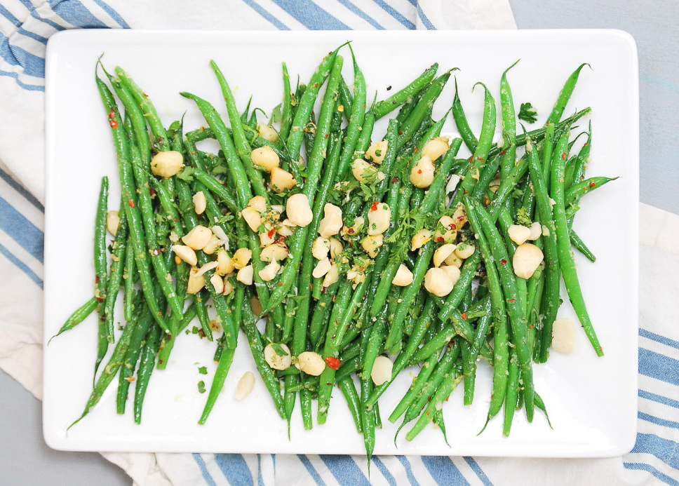 Spicy-Green-Beans-with-Crushed-Macadamia-Nuts_-5