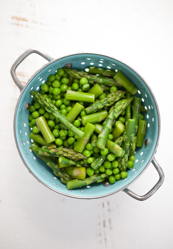 Spring-Pasta-Salad-w-Asparagus-Peas-Greens