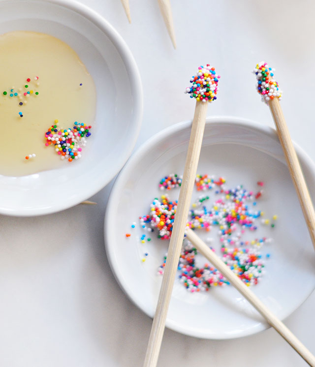 Sprinkle swizzle sticks for cocktails