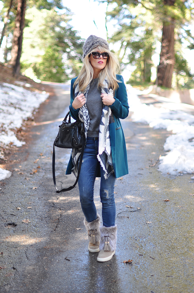 Style in the Snow_Balenciaga bag_Tory Burch boots