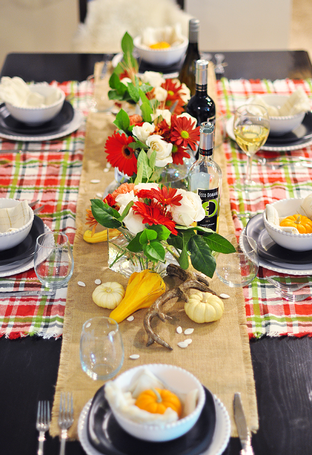 thanksgiving-table-setting-and-centerpiece-ecco-domani-wine