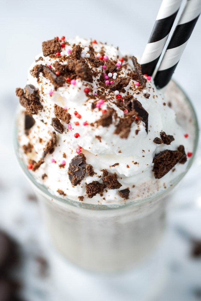 Thin-Mint-Milkshake-w-Peppermint-Whipped-Cream-3