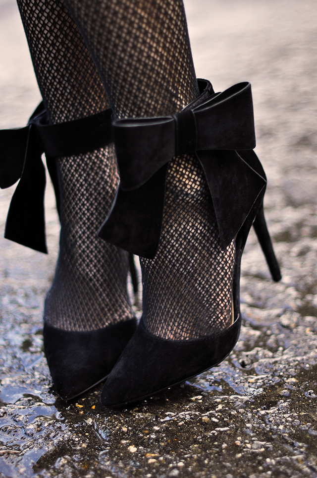 velvet-pumps-with-ankle-bows-heels