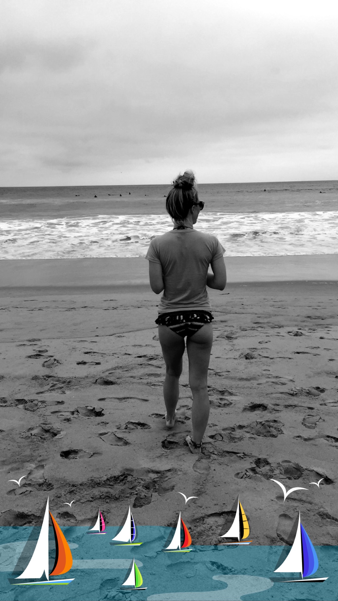 black and white_beach_bikini