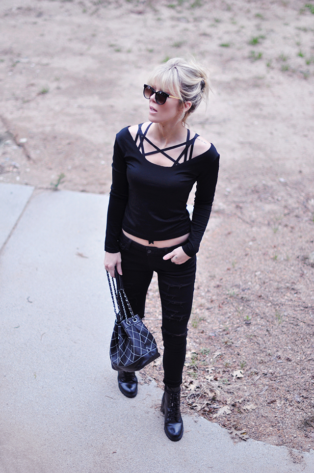 black outfit_ harness bra layering top