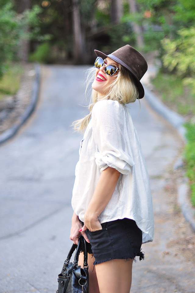 boho look_black cutoffs_hat