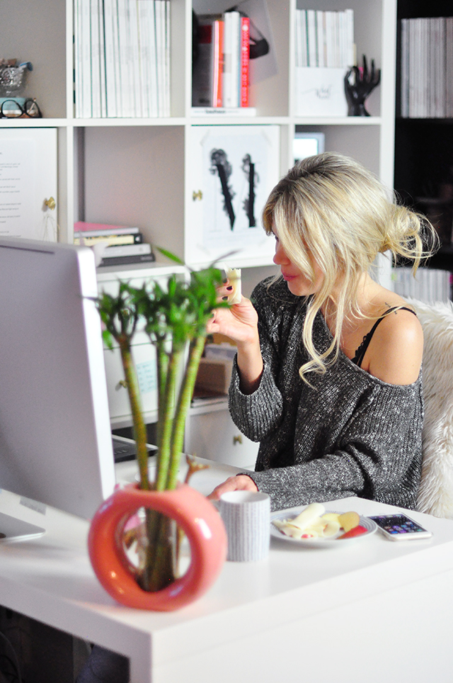 breakfast-at-your-desk