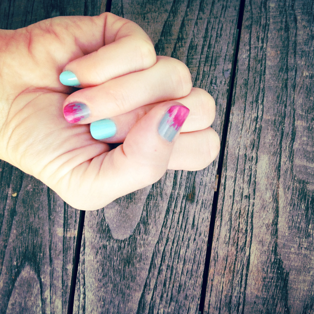 diy brushed ombre accent nails for summer