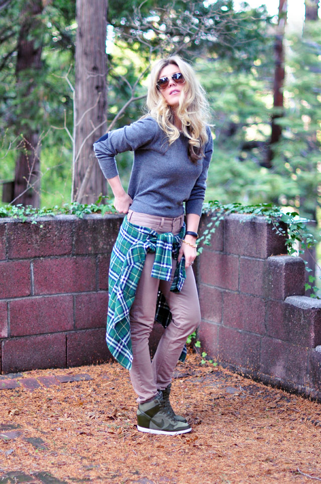 casual weekend outfit-plaid-green-nike wedge sneakers