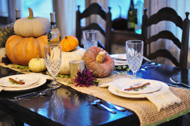 cozy thanksgiving tablescape