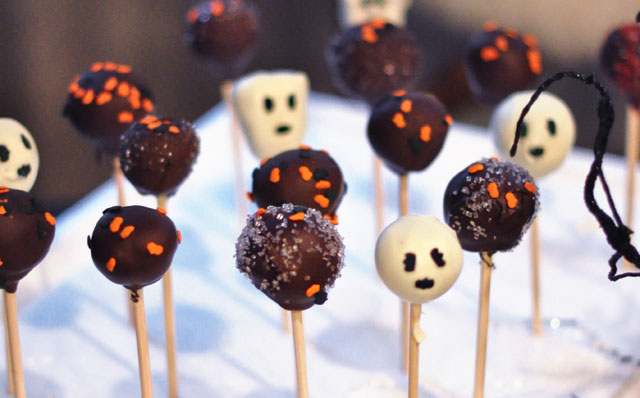 cute and spooky halloween desserts