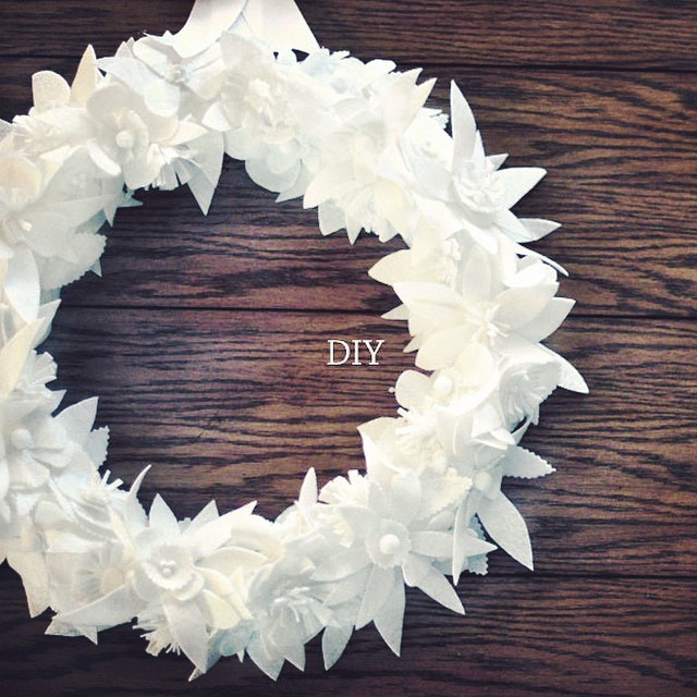 diy white floral wreath