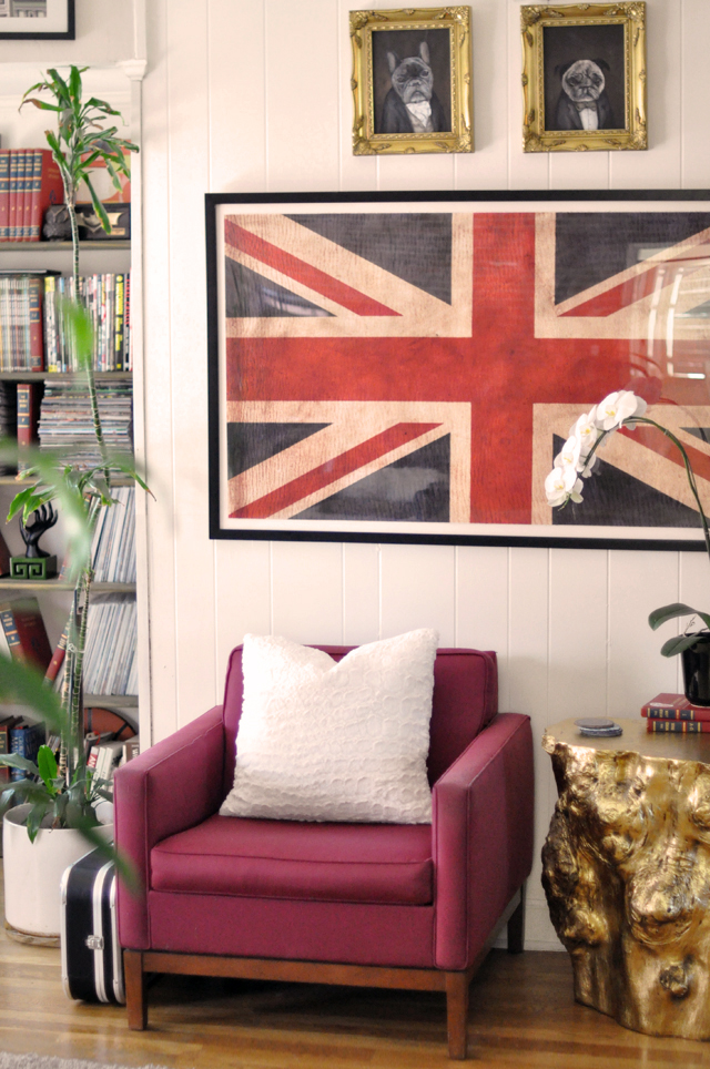 family room-union jack flag print-gold stump tables-victorian dog portraits