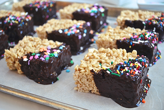 festive rice crispy treats