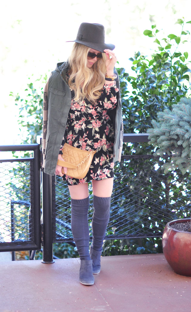 floral+army jacket+chanel bag+hat+otk socks+gray boots