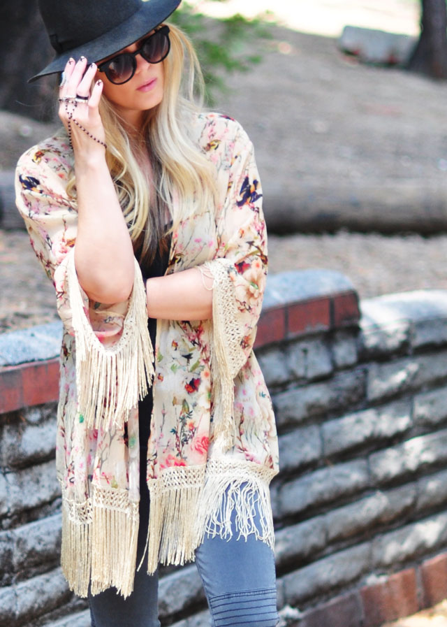 floral fringe kimono+x nails+boho accessories+thierry lasry sunglasses