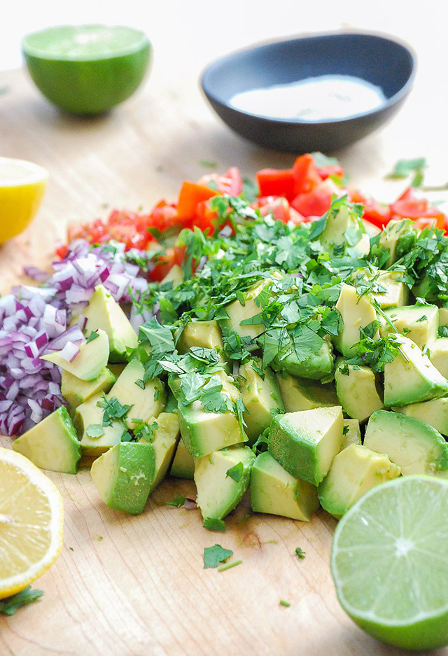 fresh and healthy guacamole recipe_2