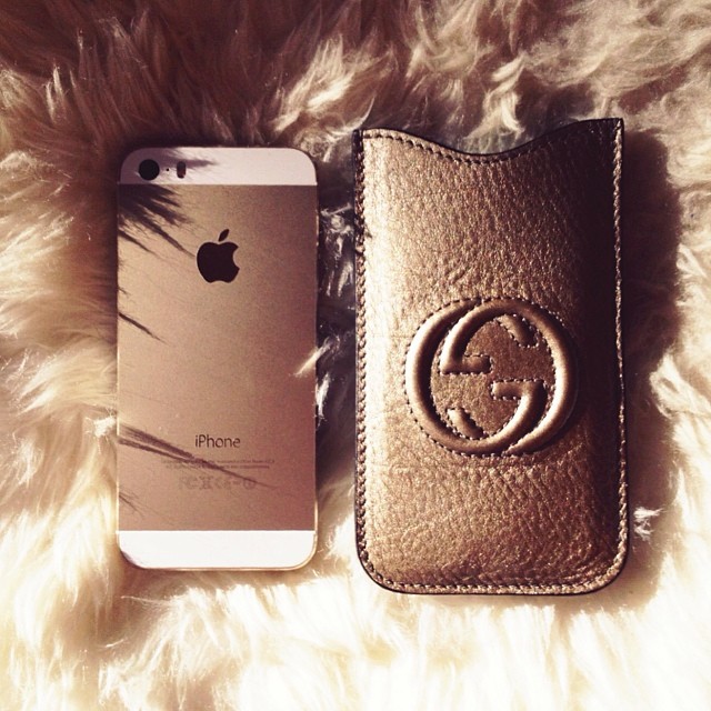 gold iphone gucci case