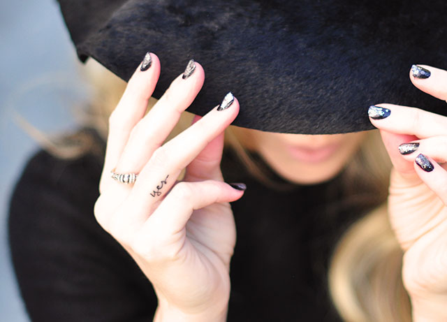 holiday nails-hat-finger tattoo