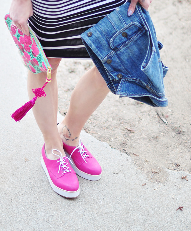 hot pink lace up flatforms_marc jacobs clutch with tassel