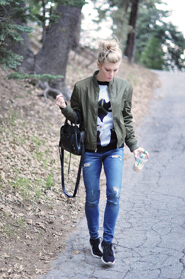 jeans_sneakers_flight jacket