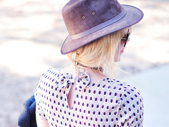 keyhole back with bow_ suede hat