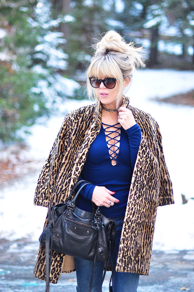 lace up top_leopard coat in the snow