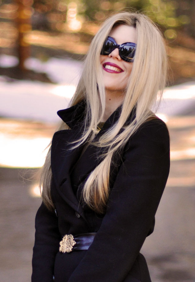 long-straight-hair-dark-lips-vintage-sunglasses