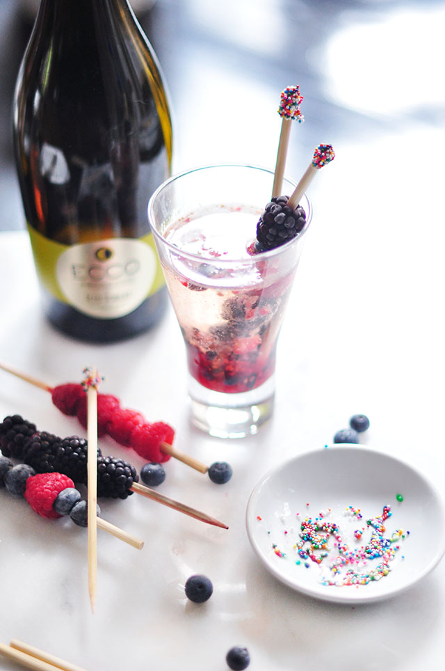 mixed berry summer prosecco cocktail 4