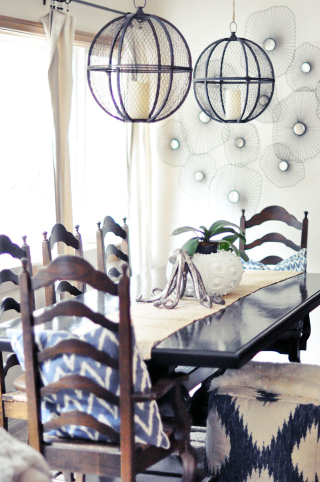 mixed seating dining room-rustic beachy