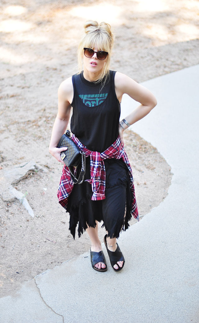 modern 90s grunge_black dress_chanel bag_flannel waist