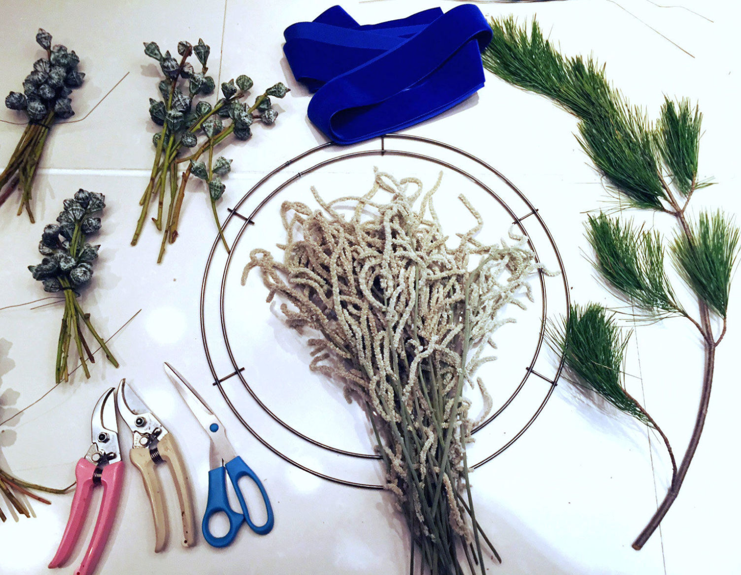 modern minimal wreath_blue velvet ribbon_2