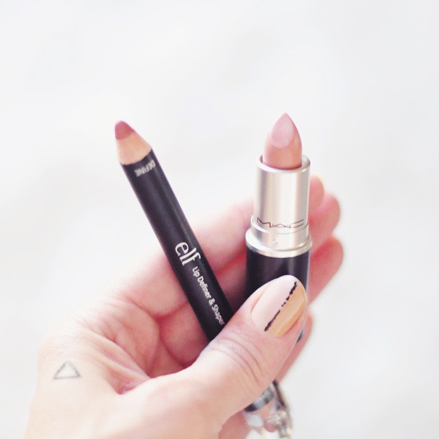 neutral lips_nude lipstick