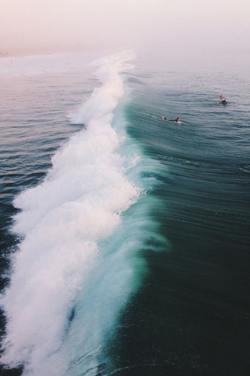 ocean_waves_surfers