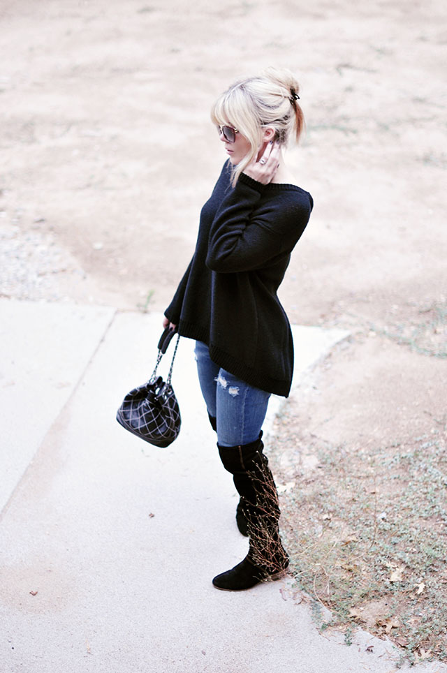 open back sweater_jeans_boots