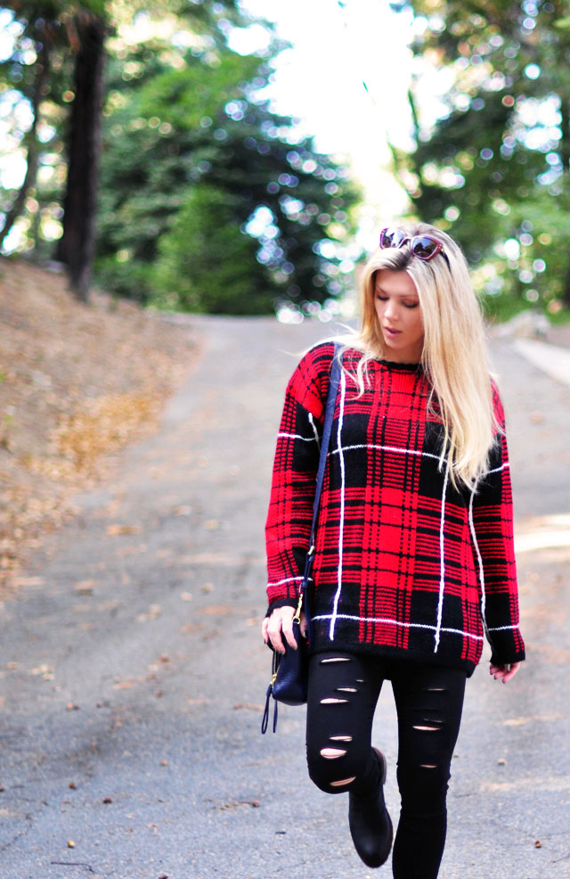 oversized plaid sweater -ripped black jeans