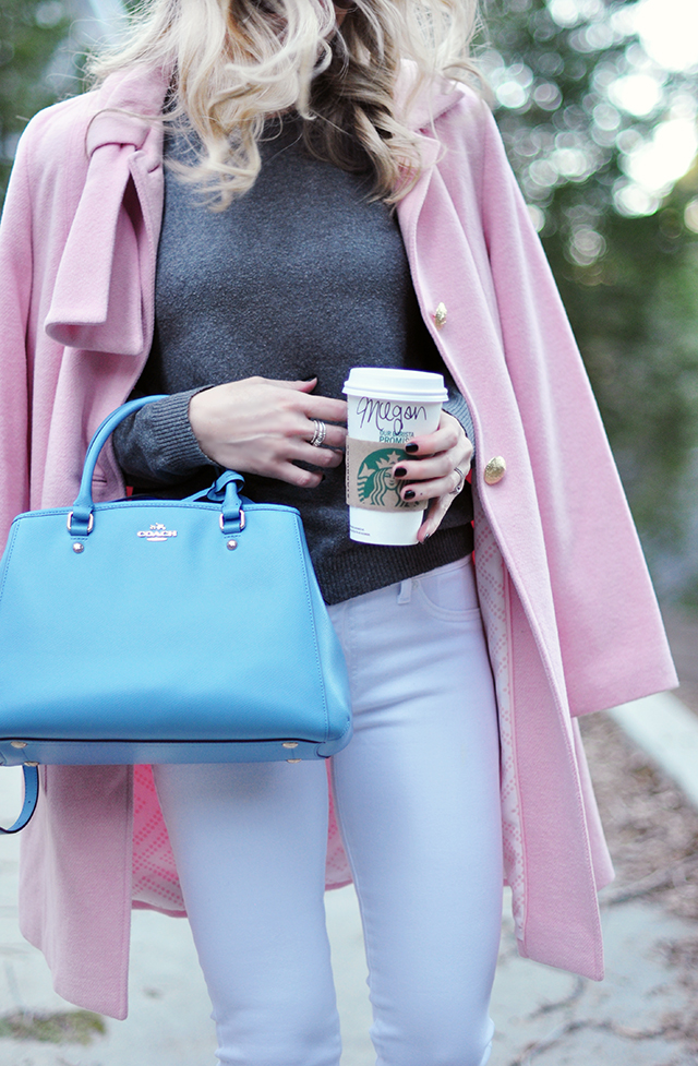 pantone colors 2016_blue bag_pink coat_white jeans