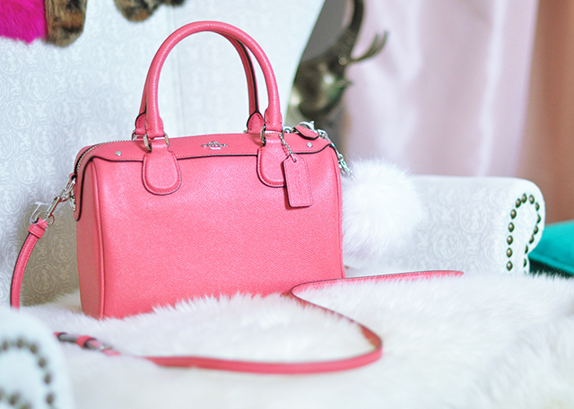 pink coach bag - LV speedy style