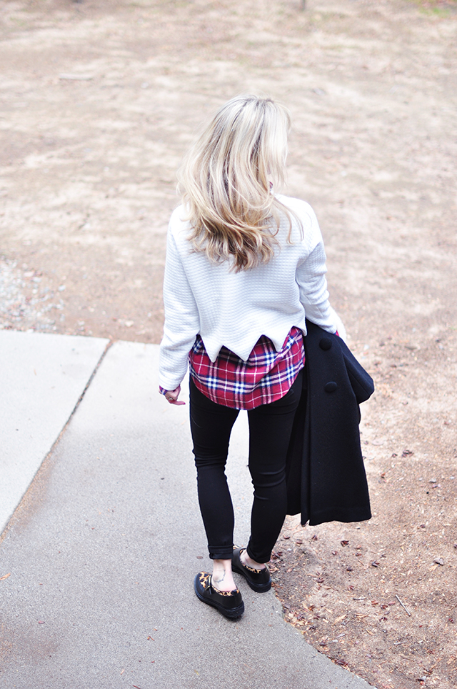 plaid flannel_blonde hair_black skinnies