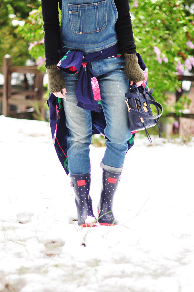 polka dot rain boots in the snow _joules