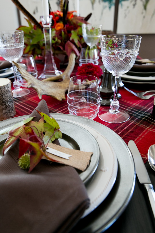 rustic-chic-thanksgiving-table-decor-38